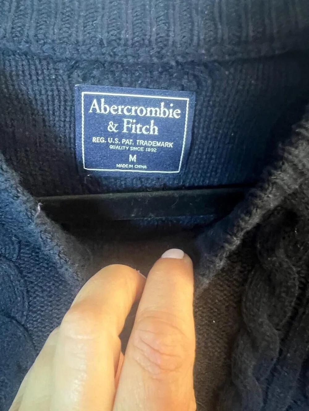 Abercrombie & Fitch Navy Cable Knit Sweater Medium Classic